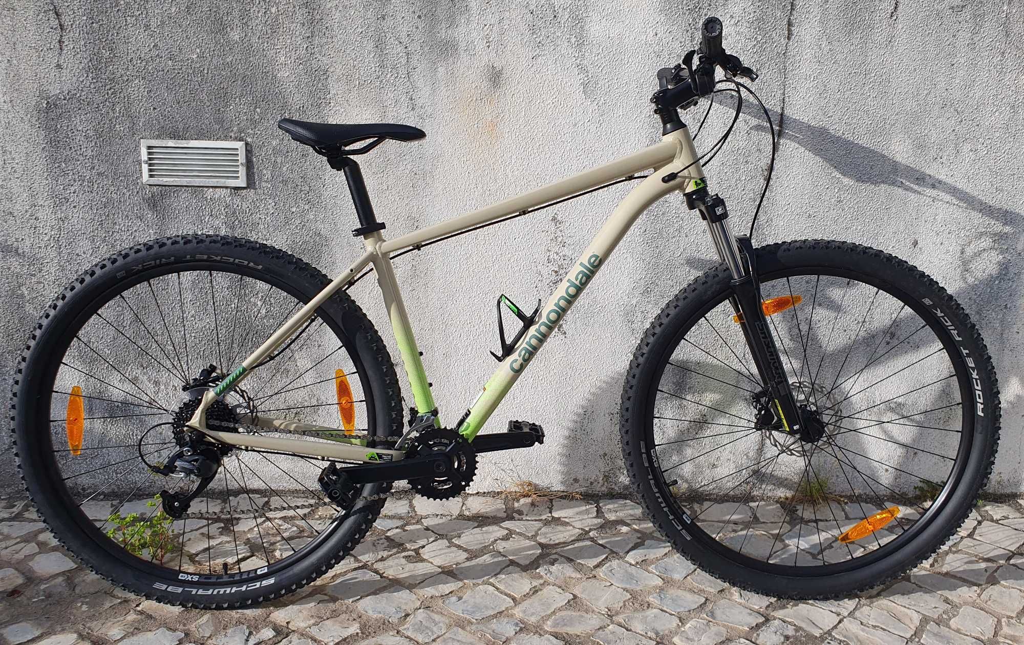 Bicicleta btt cannondale trail 8 T-L  Abril 2023 Como Nova