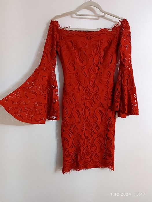 Sukienka koronkowa hiszpanka szerokie rękawy