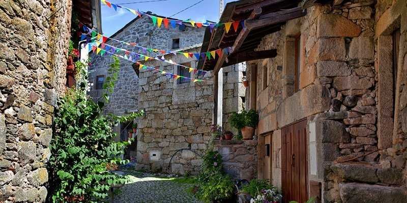 AQUELE QUERIDO MÊS DE AGOSTO - A Festa no coração do Portugal serrano