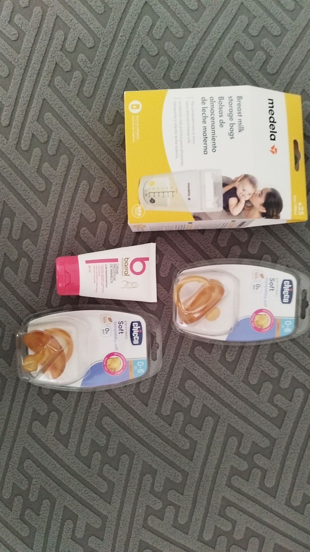Biberão, concha medela, sacos leite