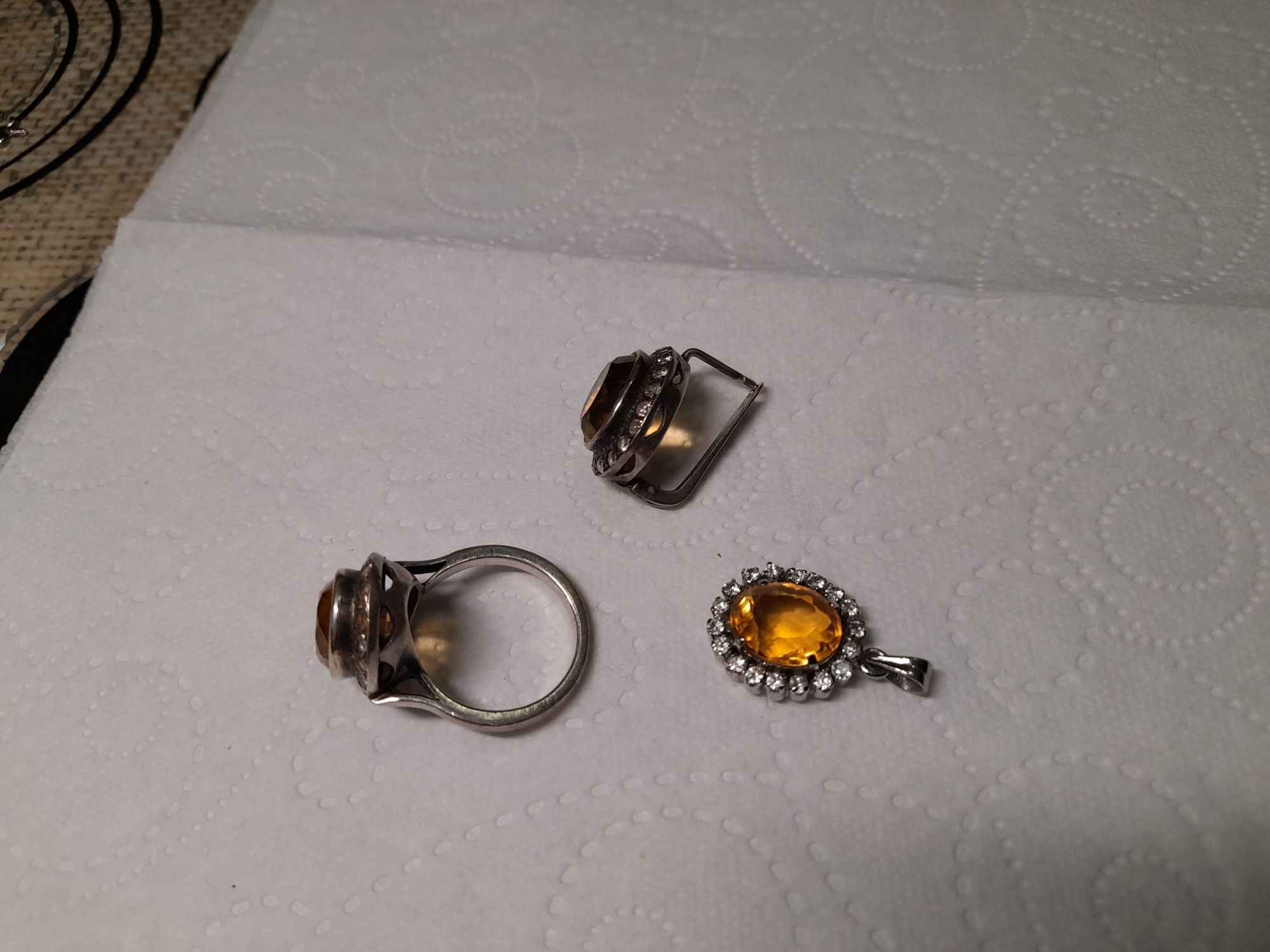 Продам набор серебряный с цетрином б/у
