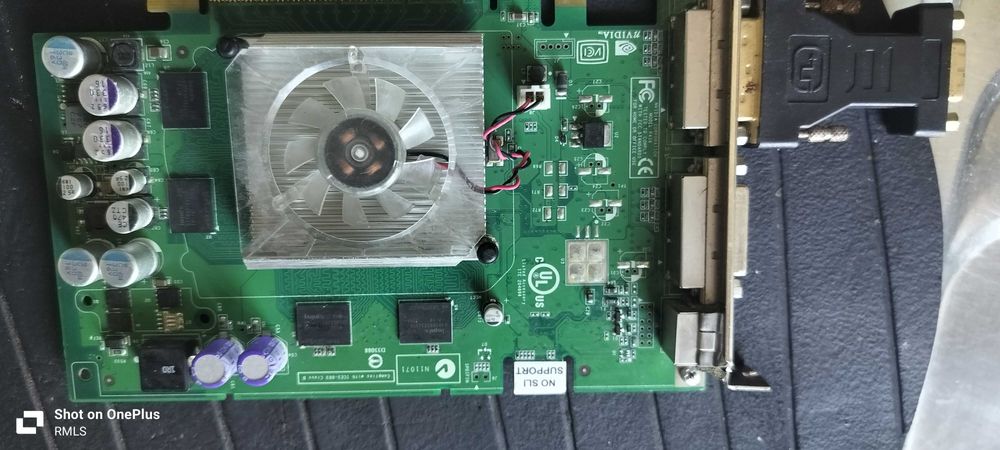 Placa Gráfica Nvidia Quadro FX 560