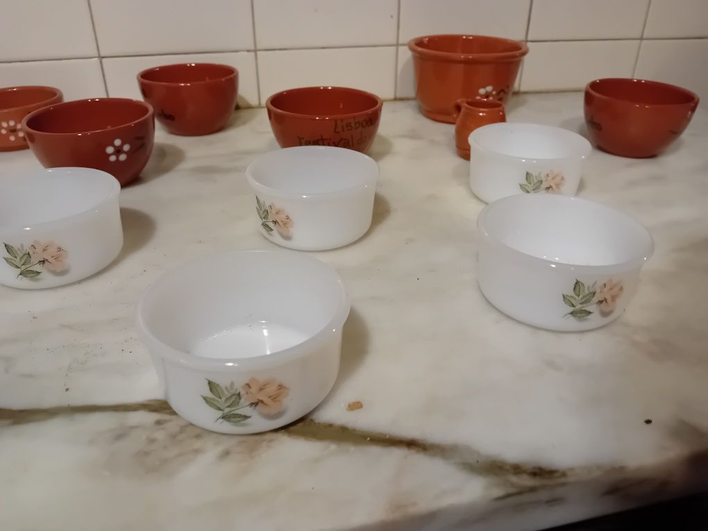 Conjunto de 15 Taças em Barro/Loiça Diversas