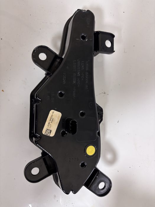 Емблема ford mustang mach-e GT