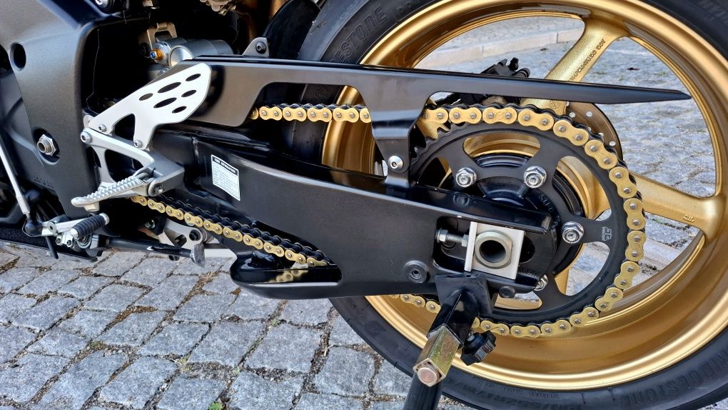 Yamaha r1 crossplane
