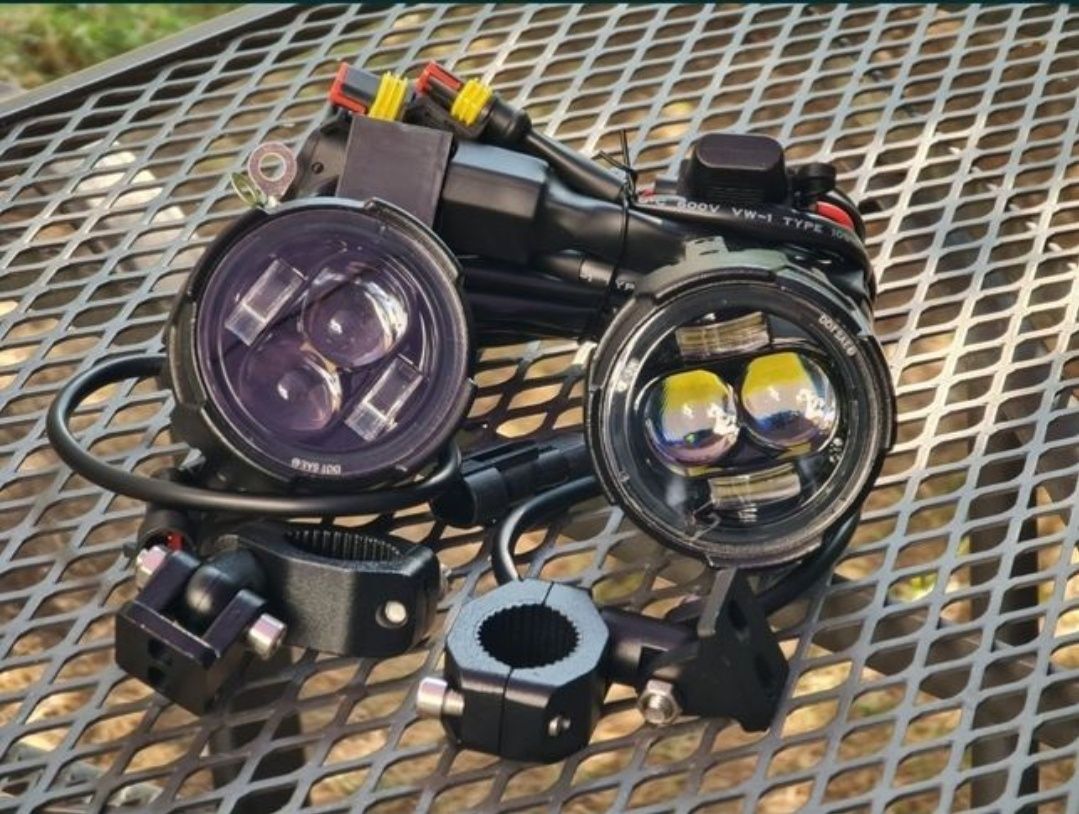 Halogeny motocyklowe LED komplet z wiązką na przekaźniku i włącznikiem