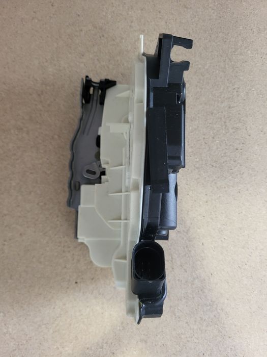 Fechadura Porta Condutor VW Passat CC