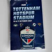 Tottenham NFL rugby Londyn przypinka