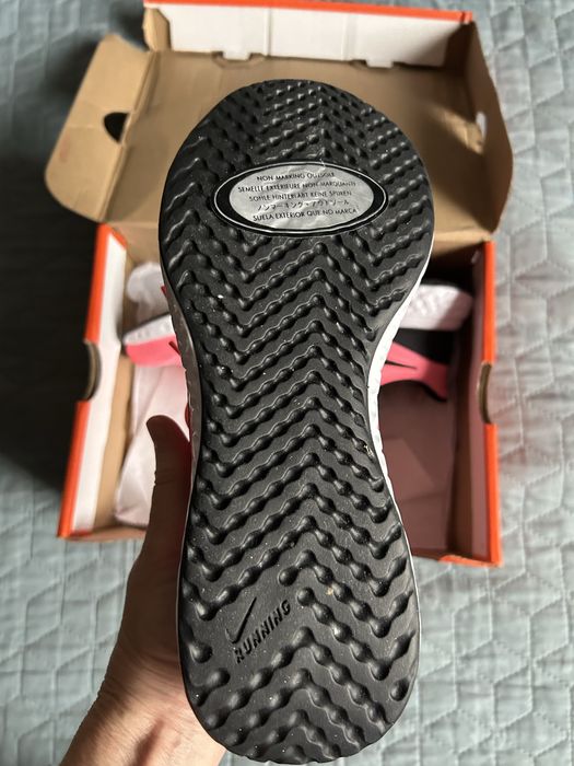 Продам кросівки Nike