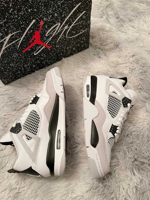 Buty damskie Trampk Jordan 4 Retro Military Black R.39