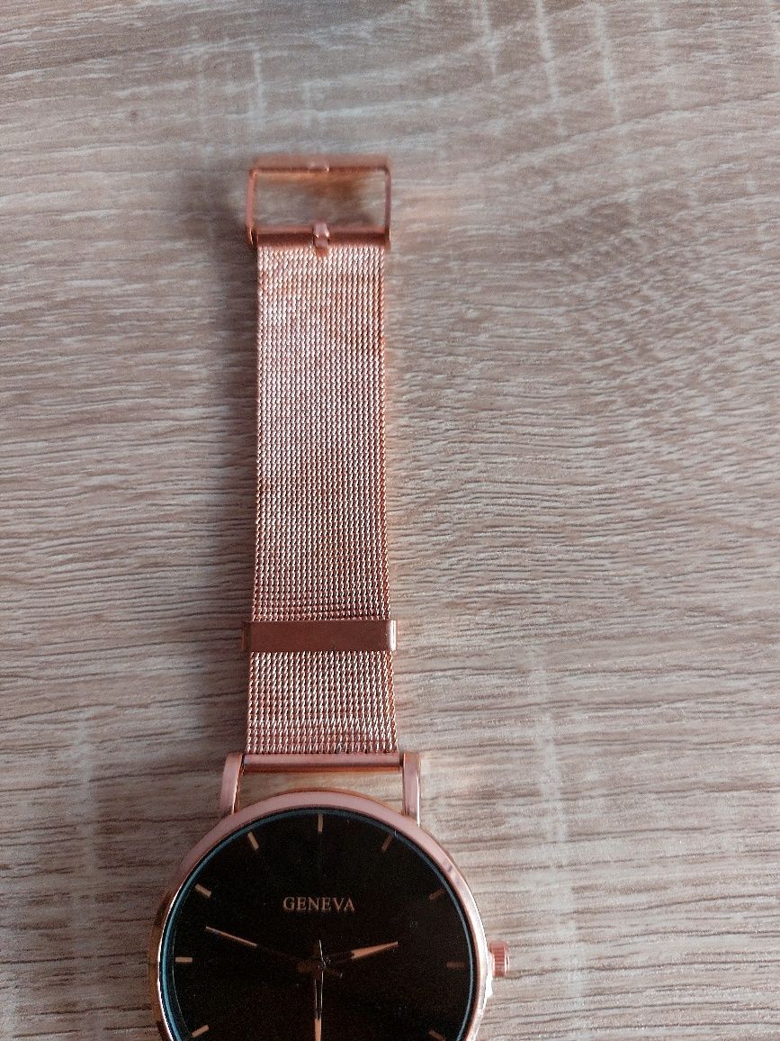 Elegancki zegarek damski metalowy Geneva