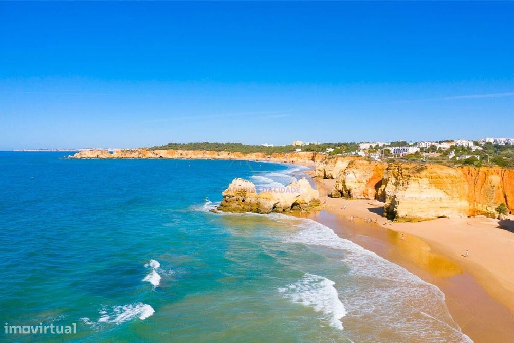 T1 Novo a estrear, com 1 lugar de estacionamento, no Centro de Portimã