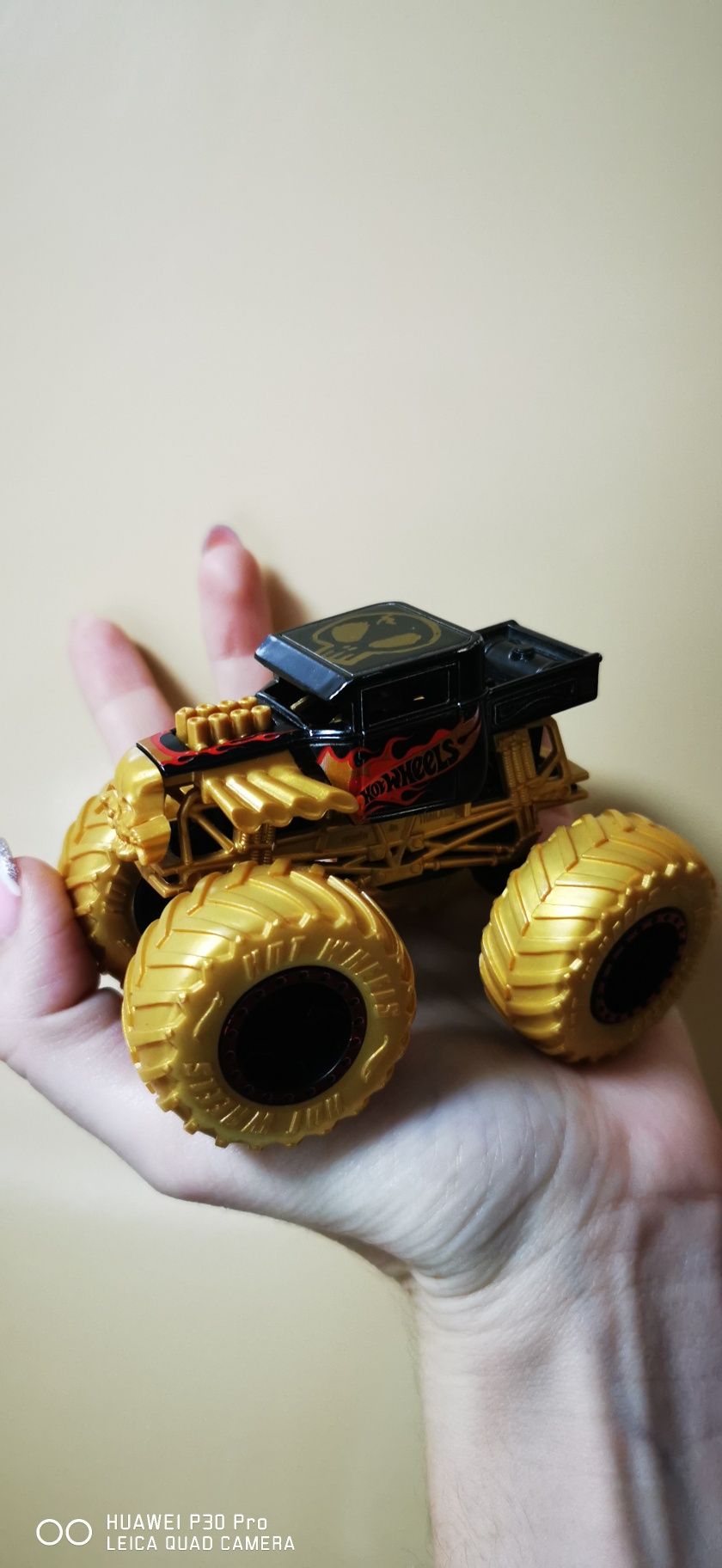 2 машинки Hot Wheels Monster Trucks 2023