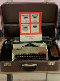 Maszyna do pisania firma Łucznik