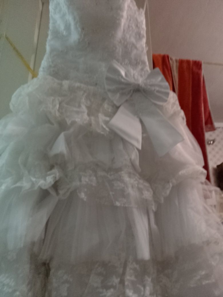 Свадебное платье б/у