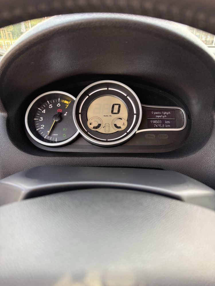 Renault megane 3 2011 r. 1.6 16v 101 koni