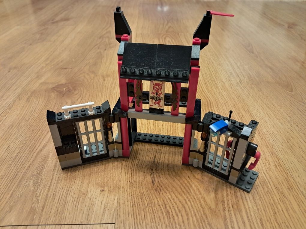 Lego Ninjago więzienie (sam budynek, bez figurek i akcesoriów)