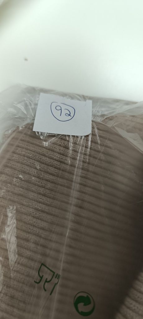 Bolsa nova com etiqueta, castanha, em tecido.