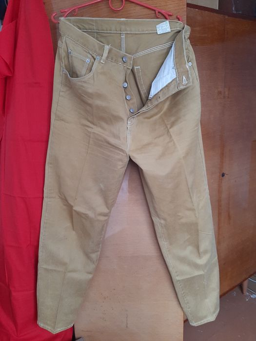 Джинси чоловічі гірчичного коліру.