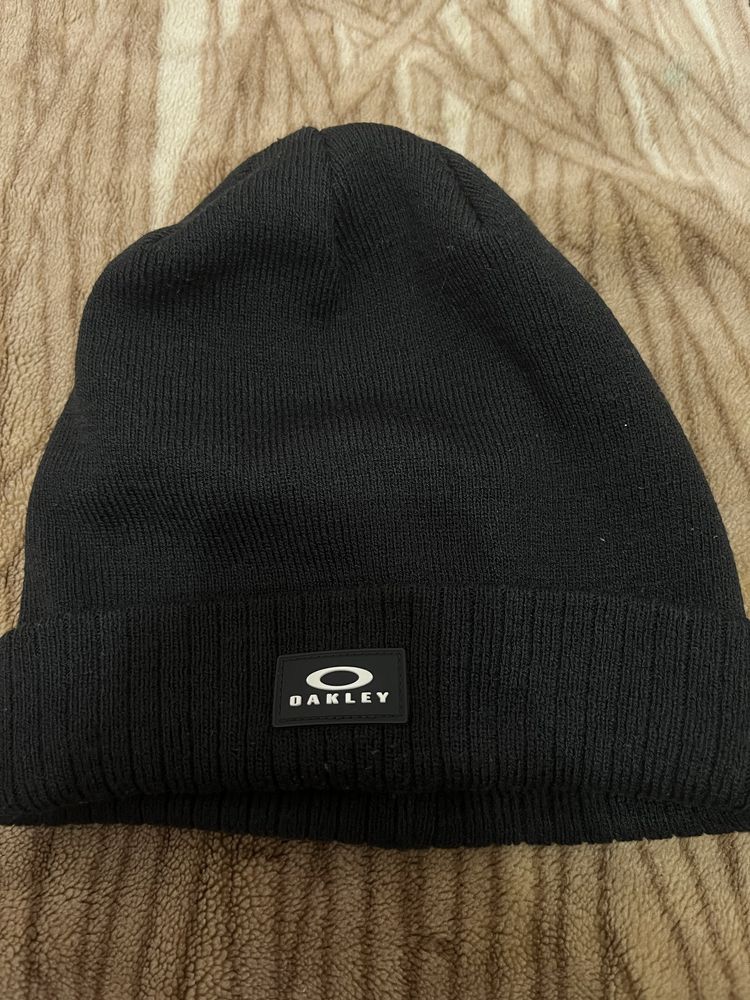 Чоловіча шапка Oakley