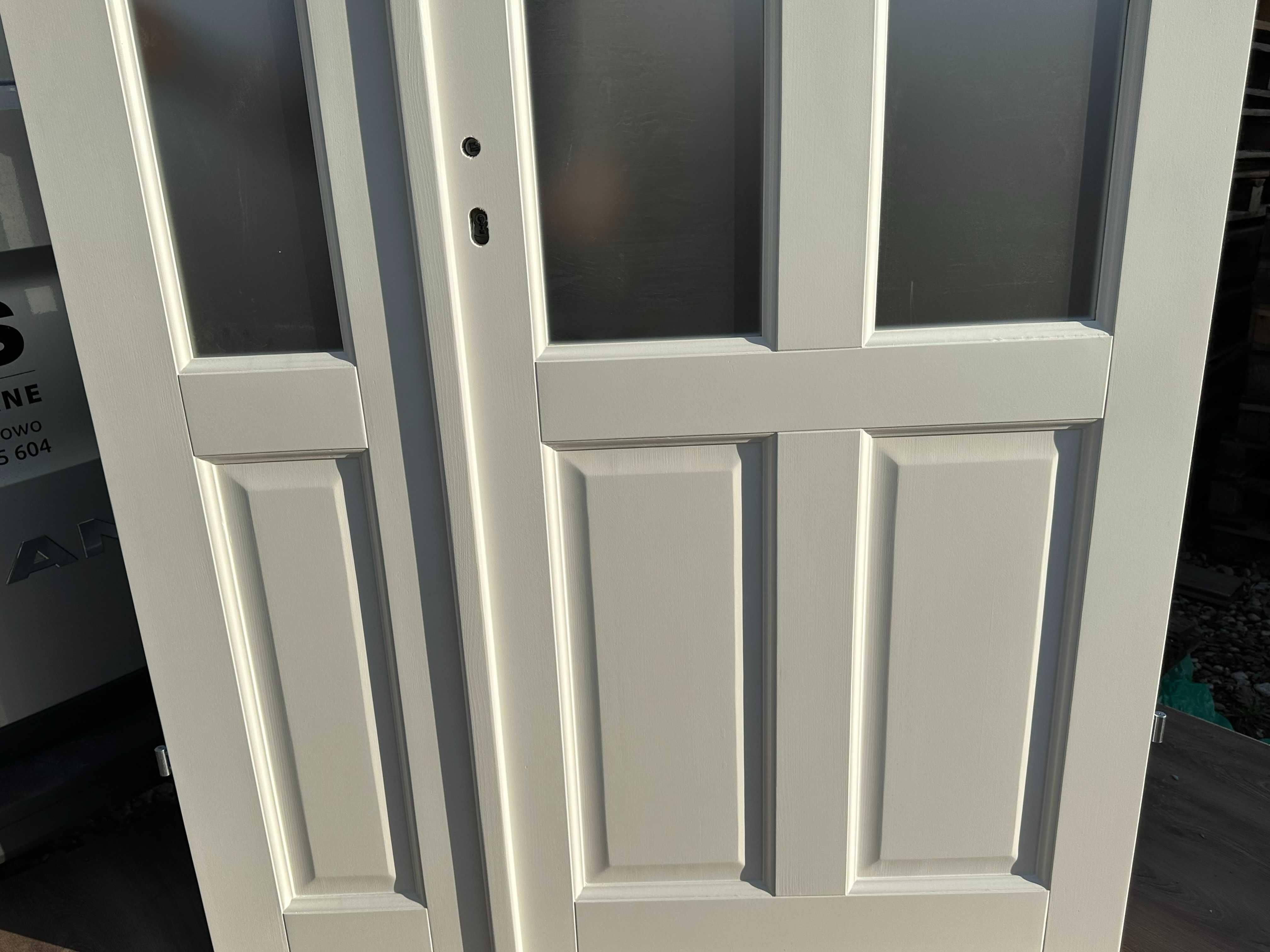 Drzwi dwuskrzydłowe drewniane 128x223 cm BIAŁE  OD RĘKI NIETYPOWE