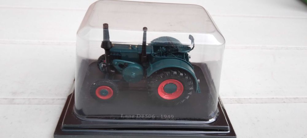 Tratores  : 25 modelos a 7€ cada  (veja lista abaixo)