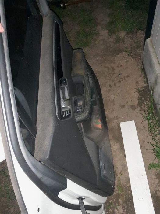 Porsche macan drzwi przednie prawe lusterko listwa szyba klamka