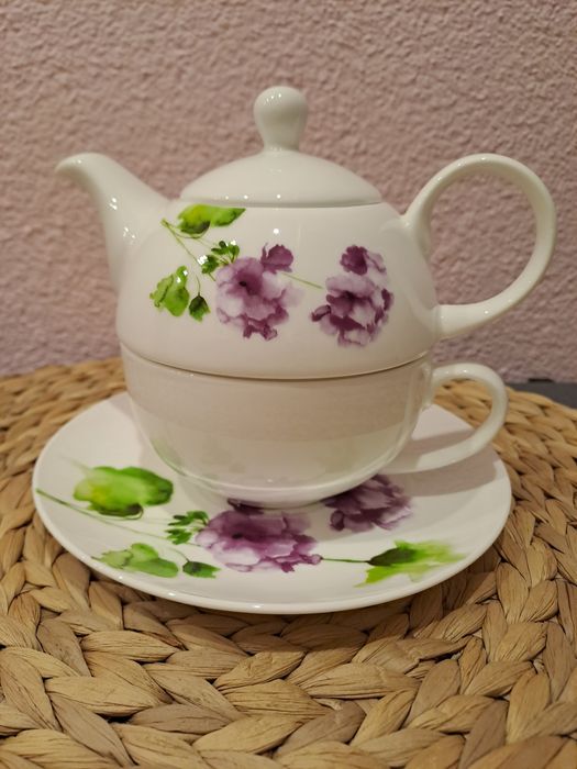 Dzbanek z filiżanką à Tab