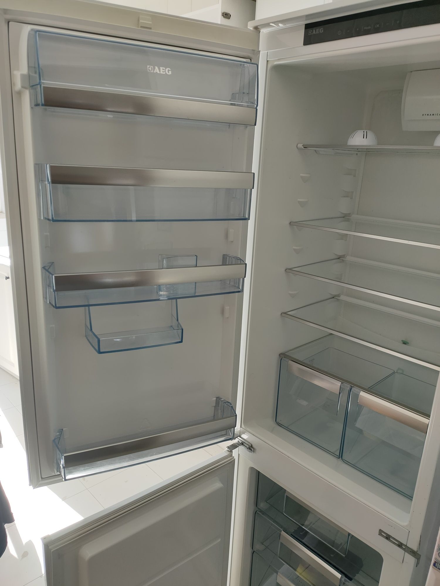Frigorífico de encastre AEG