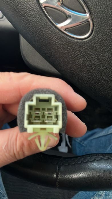 Кнопки багажника и бензобака