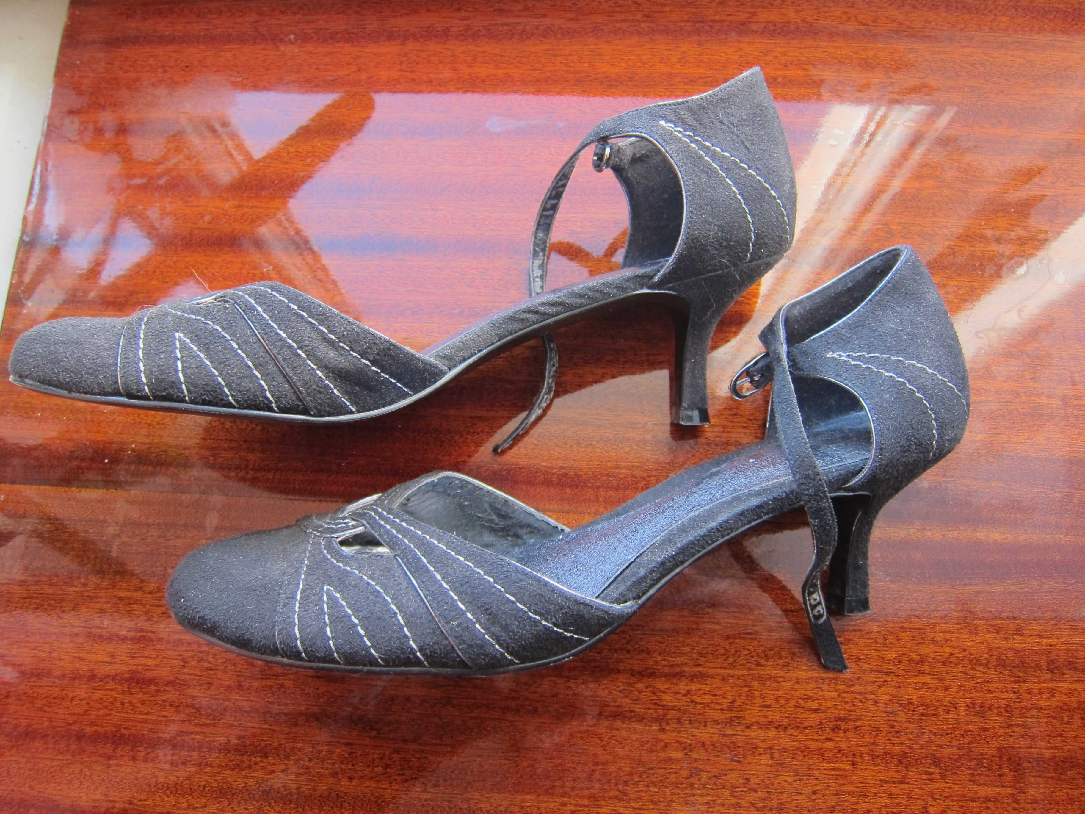 Женские туфли Clarks, размер 6
