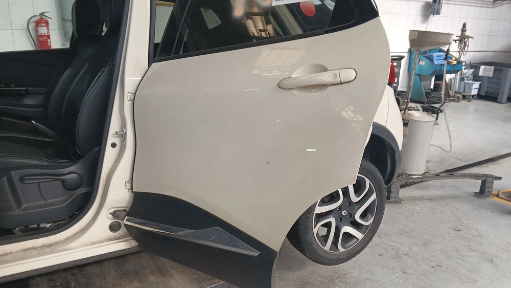 Porta trás esquerda RENAULT Captur (J5_)
