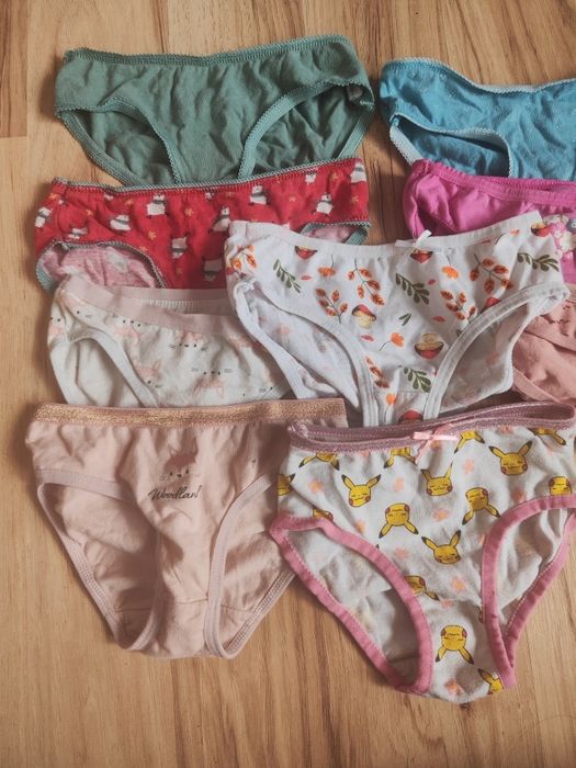 9 sztuk majtek dla dziewczynki