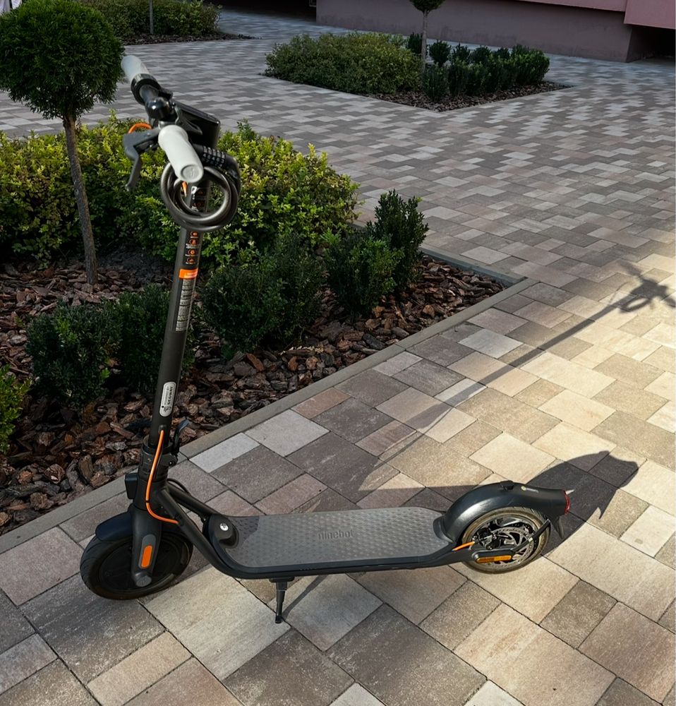 Електросамокат Segway Ninebot Electric F30D