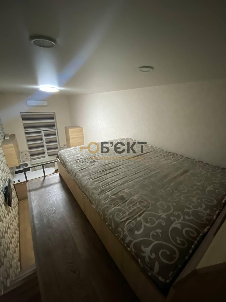Продам 2х уровневую гостинку - Воробьевы горы Киевский р-й