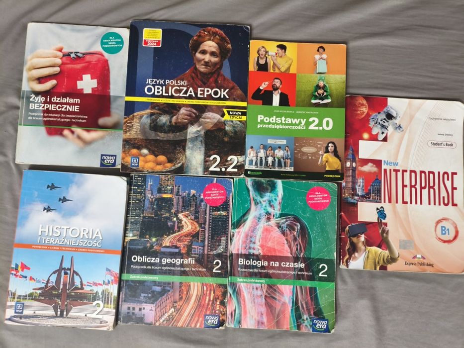 Podręczniki, biologia, geografia,polski, podstawy,hit, angielski