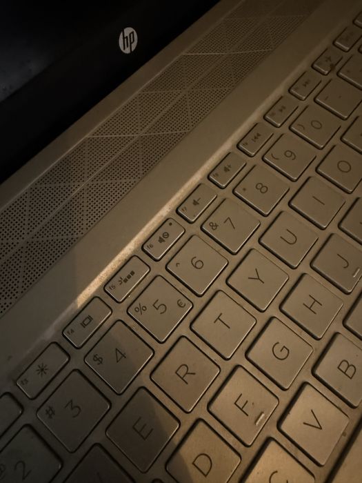 Laptop Hp z rozbitą matrycą