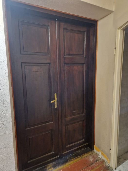 Stare drzwi drewniane