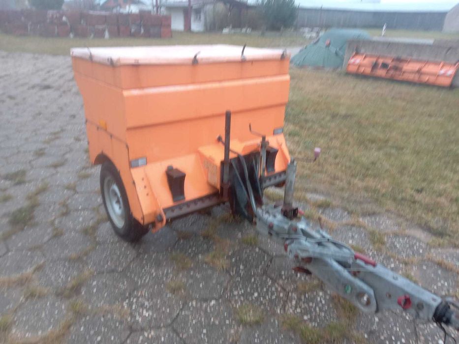 Piaskarka,posypywarka,solarka. Do chodników,ścieżek rowerowych
