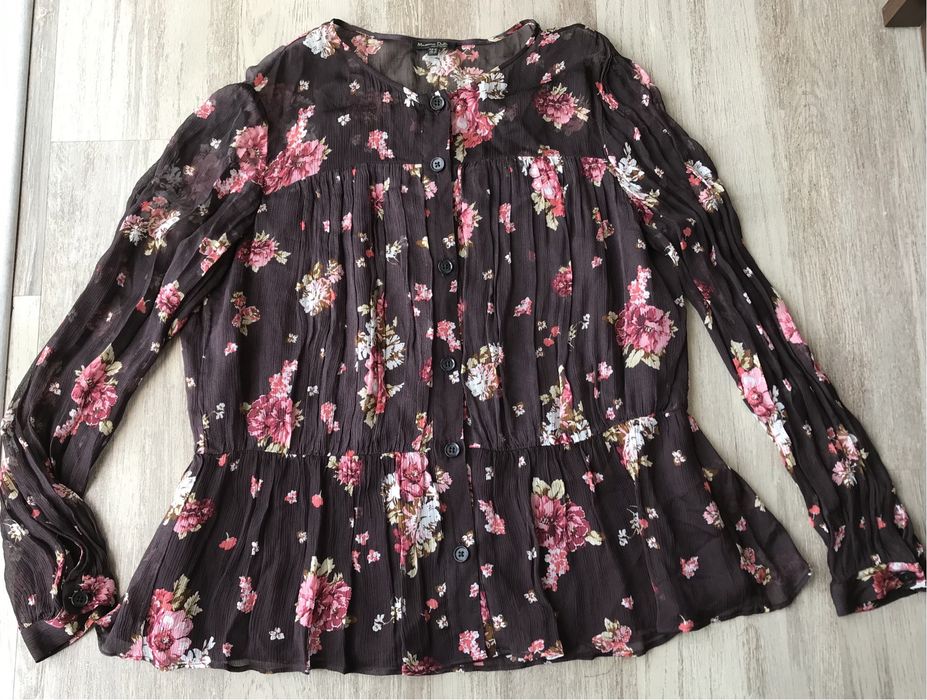 Camisa castanha com flores (Massimo Dutti, tamanho 42)