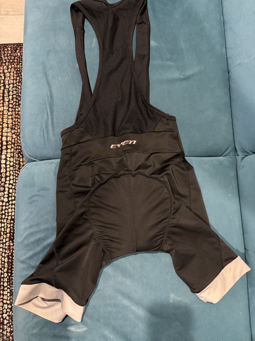 Strój kolarski dwuczesciowy