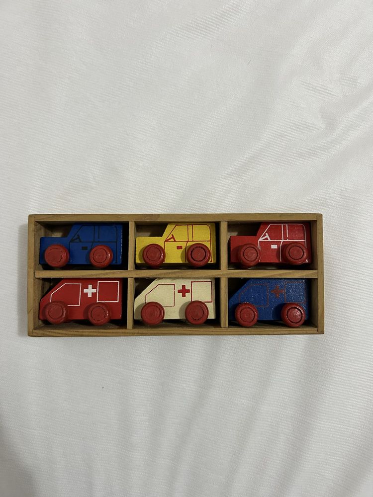 Vários objetos/brinquedos