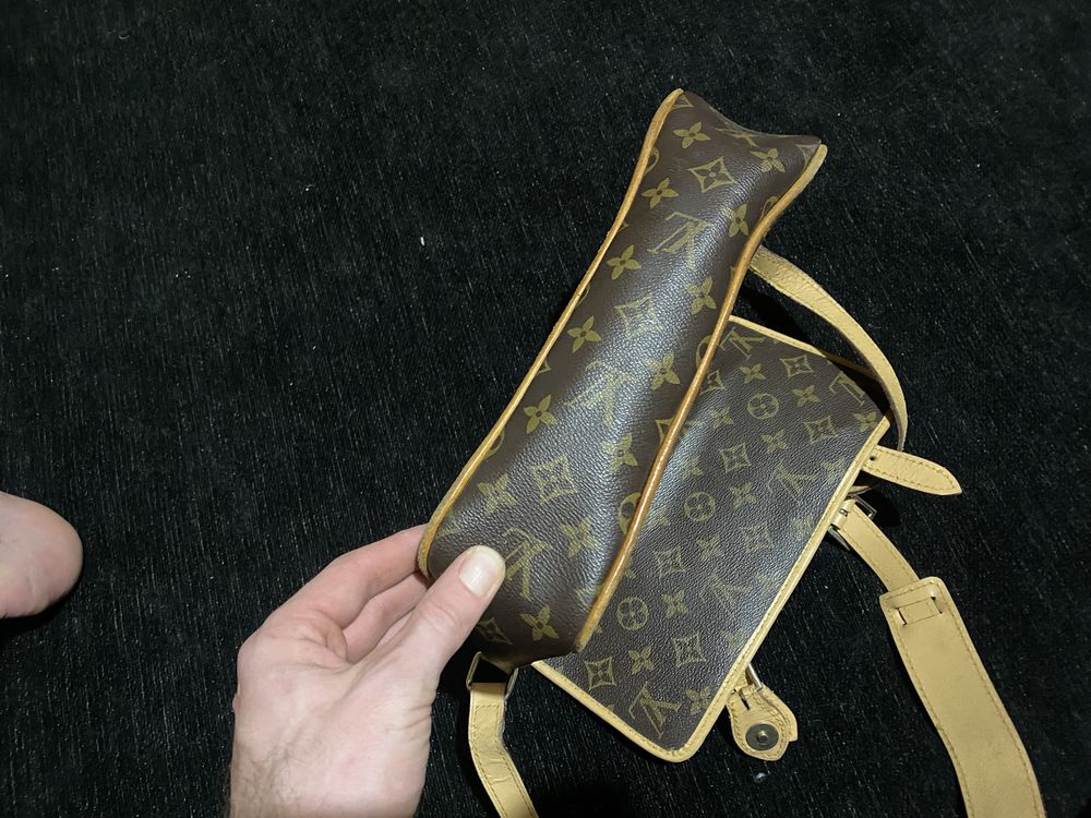 Louis Vuitton Monogram Messenger Bag