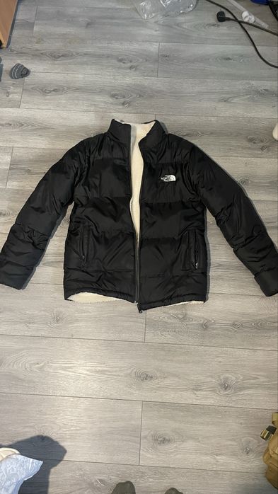 Продам курточку the north face
