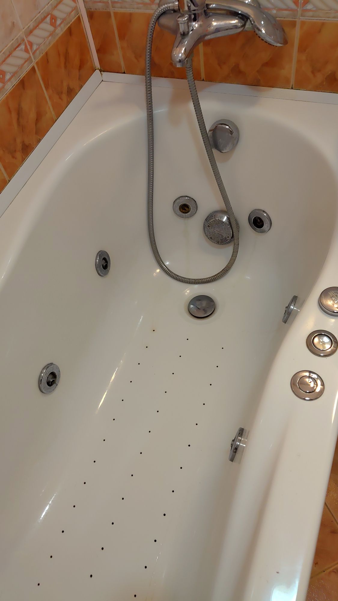 Sprzedam wannę z hydromasażem z firmy pulspa