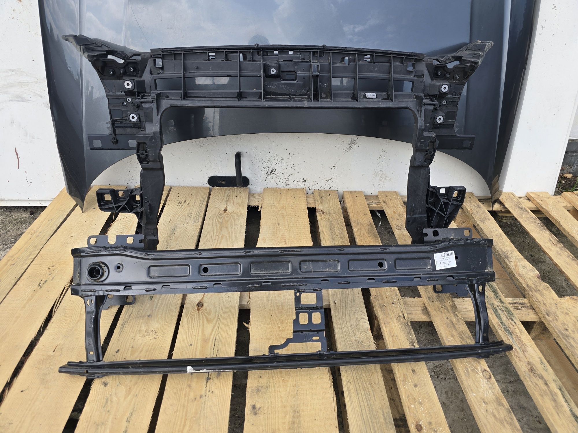 Audi Q2 81A pas przód wzmocnienie belka
