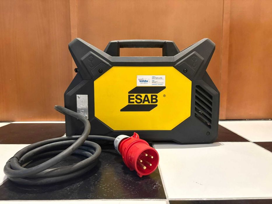 2 Máquinas de Solda ESAB 300i ( NA CAIXA )