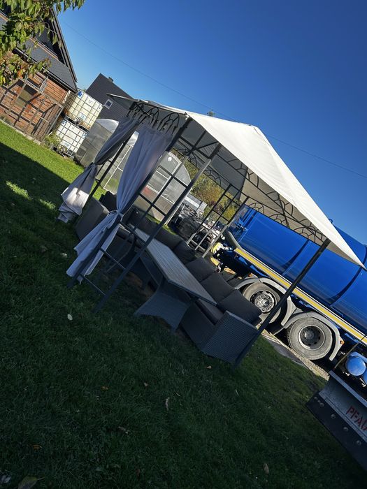 Altana ogrodowa z wypoczynkiem/ meble ogrodowe