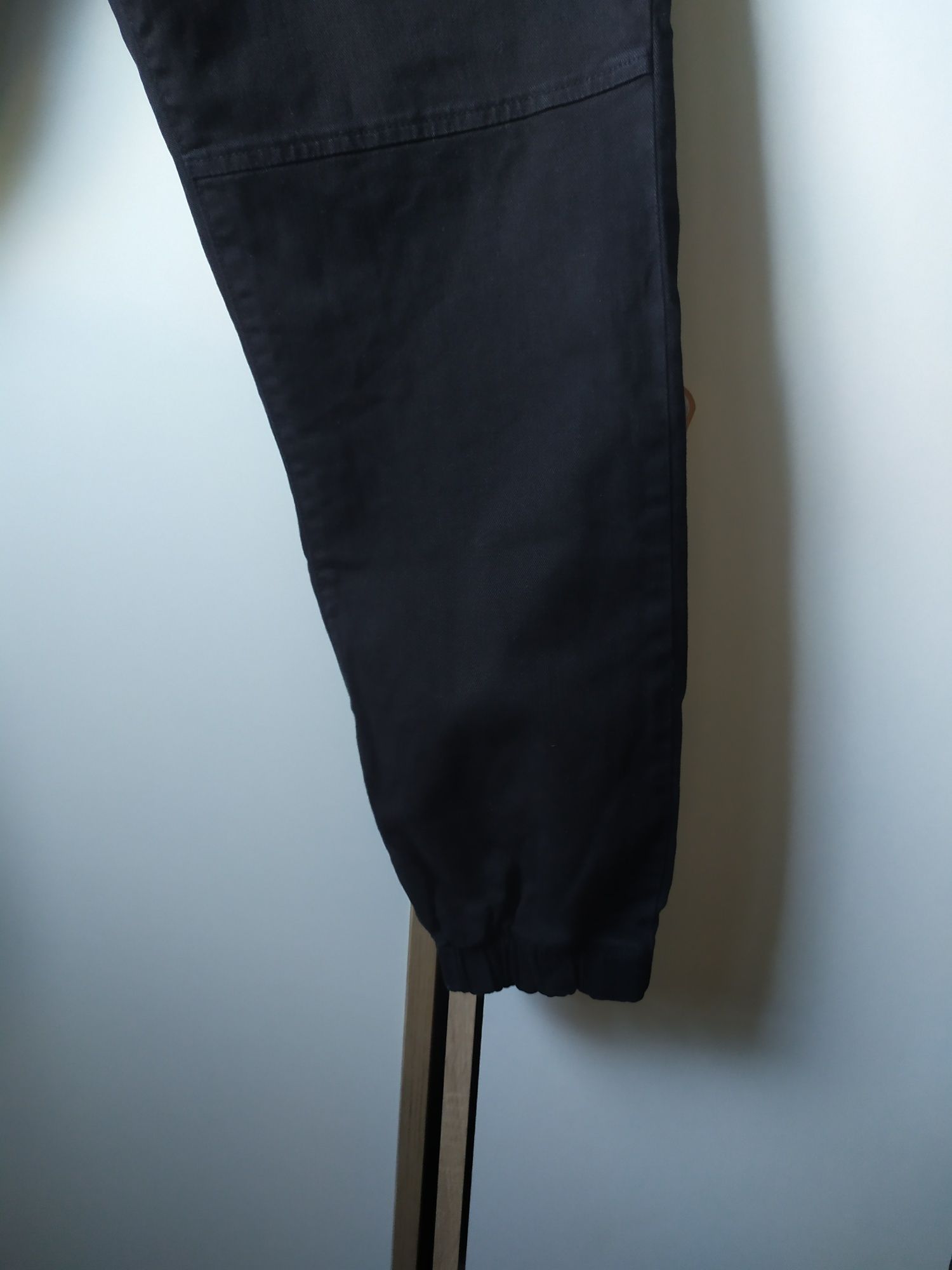 Spodnie jeans damskie 40 Bershka czarne