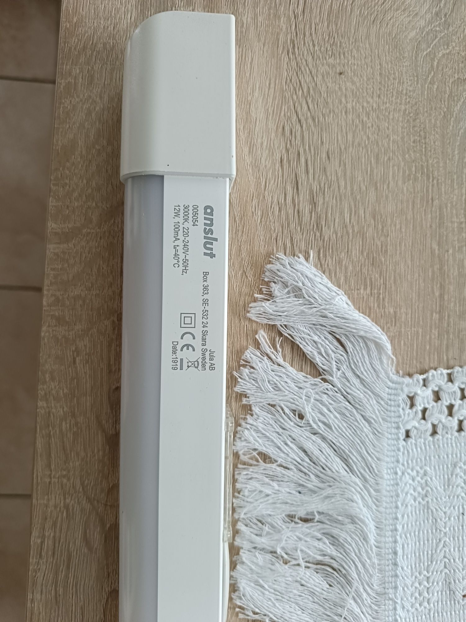 Lampa Ansult do oświetlenia blatu i  do szafy światlo  3000K